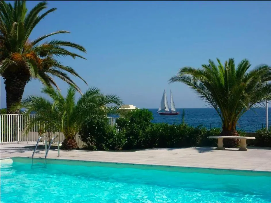 Yugen Palladio - Fully Renovated Studio On A Prime Location, Direct Beach Access, Heated Pool, Private Terrace & Patio, Private Parking Lot Saint-Raphael  0*, Saint-Raphael (Var)