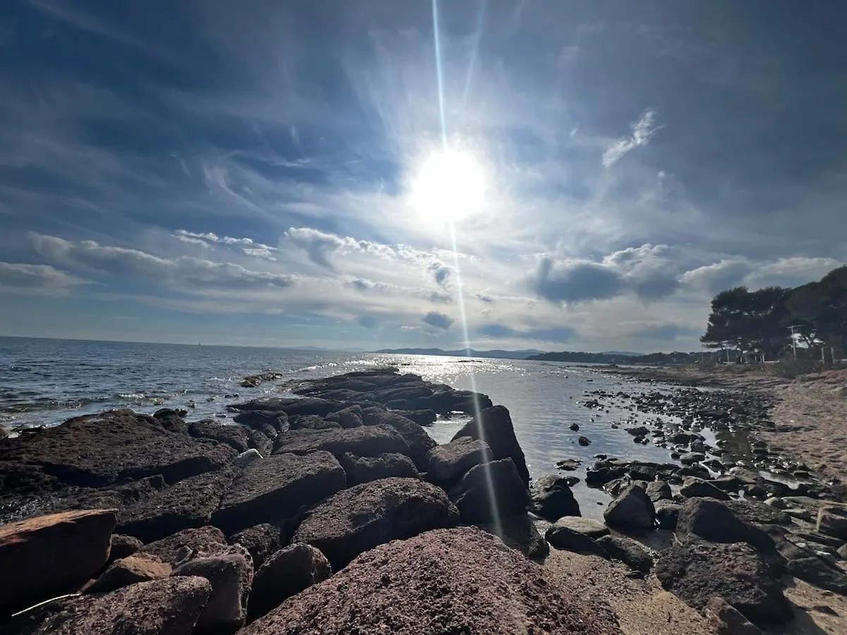 Yugen Palladio - Fully Renovated Studio On A Prime Location, Direct Beach Access, Heated Pool, Private Terrace & Patio, Private Parking Lot Saint-Raphael  Saint-Raphael (Var)