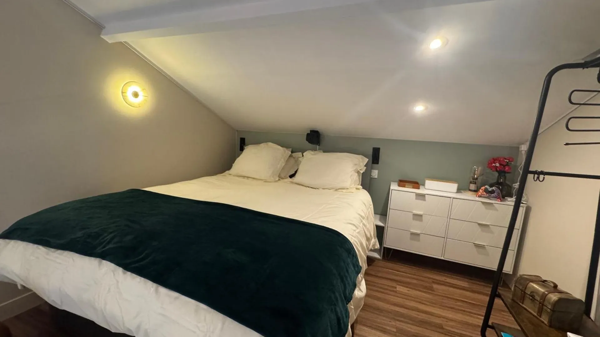 Yugen Palladio - Fully Renovated Studio On A Prime Location, Direct Beach Access, Heated Pool, Private Terrace & Patio, Private Parking Lot Saint-Raphael  Apartment Saint-Raphael (Var)